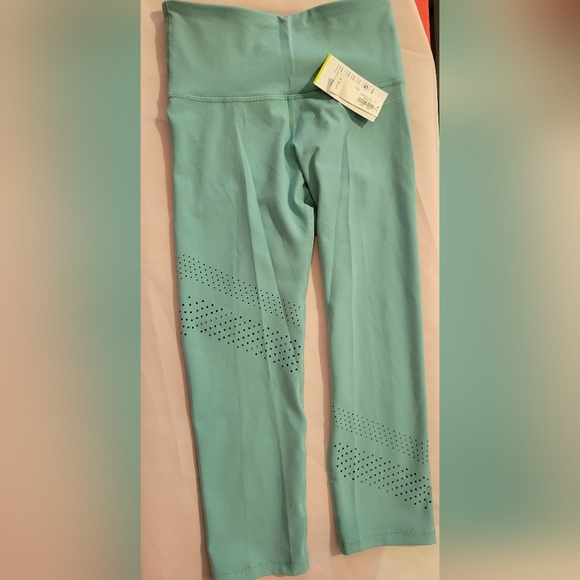 Old Navy crop leggings - Picture 2 of 3